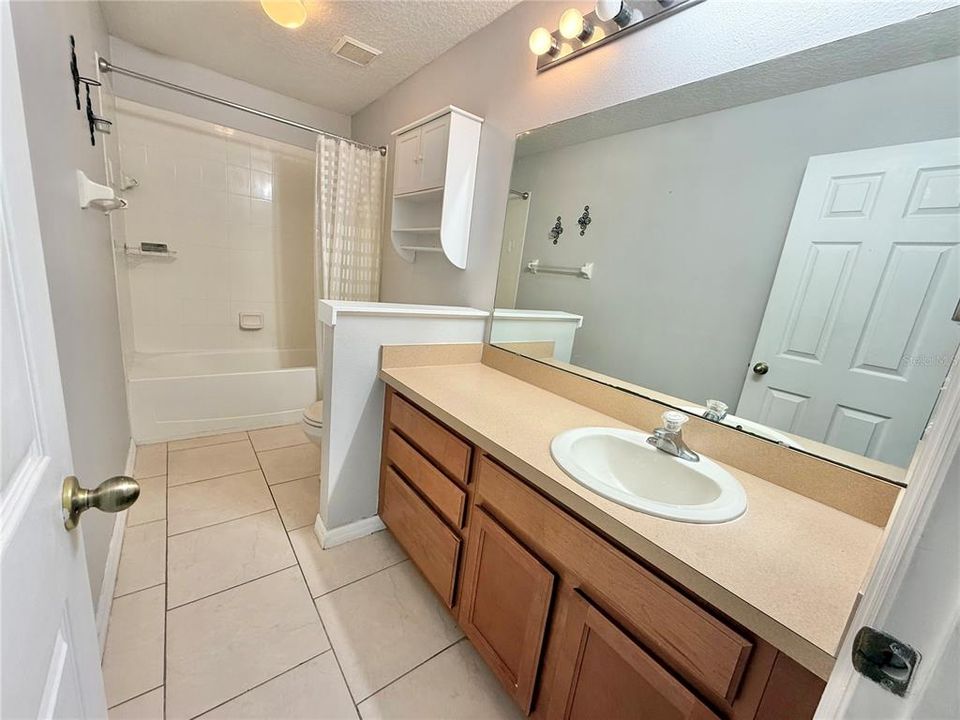 For Rent: $2,100 (3 beds, 2 baths, 1495 Square Feet)