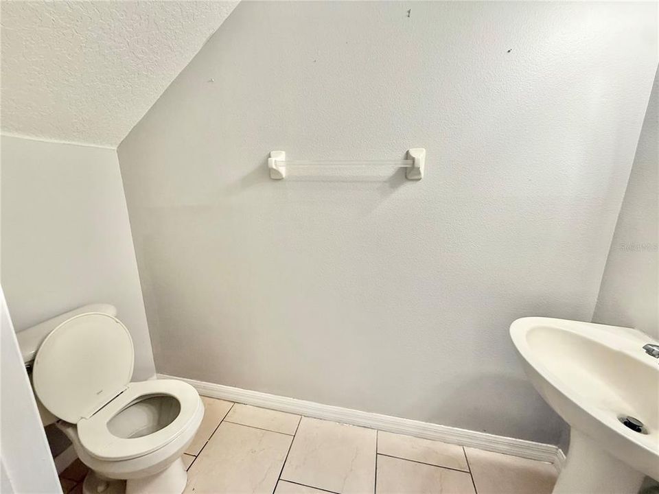 For Rent: $2,100 (3 beds, 2 baths, 1495 Square Feet)