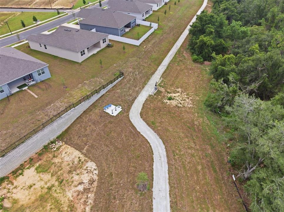For Rent: $2,400 (4 beds, 2 baths, 1894 Square Feet)