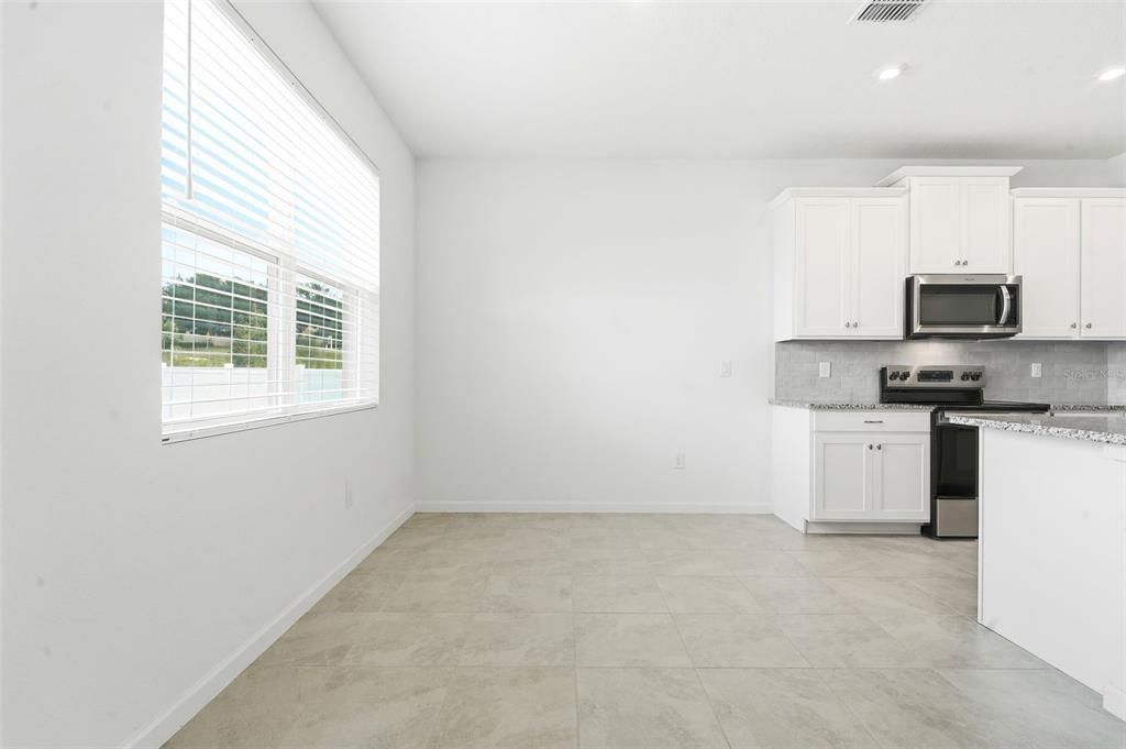 For Rent: $2,400 (4 beds, 2 baths, 1894 Square Feet)