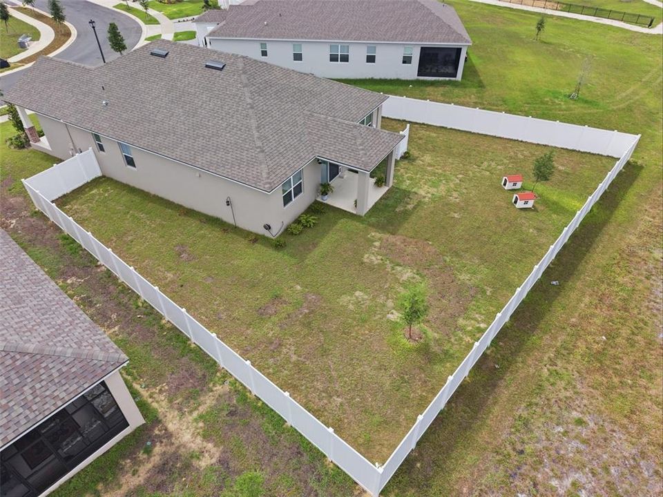For Rent: $2,400 (4 beds, 2 baths, 1894 Square Feet)