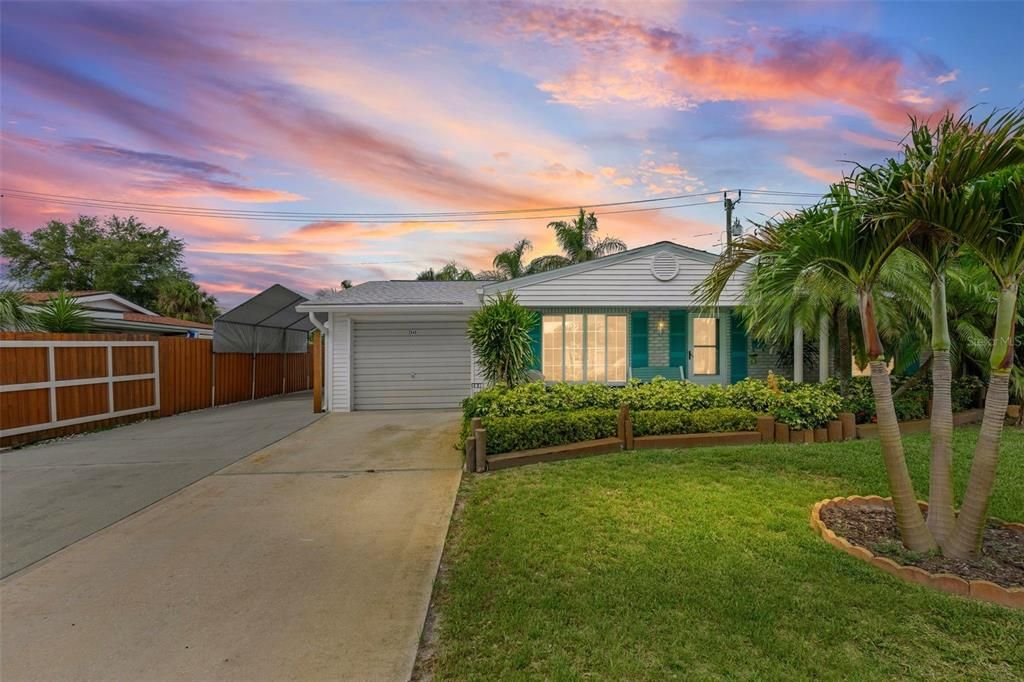 For Sale: $245,000 (2 beds, 2 baths, 1282 Square Feet)