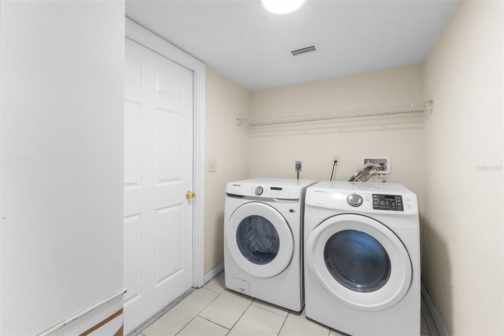 На продажу: $459,999 (3 спален, 2 ванн, 2094 Квадратных фут)