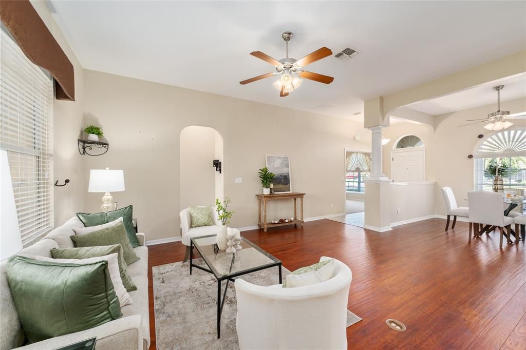 For Sale: $459,000 (3 beds, 3 baths, 2043 Square Feet)