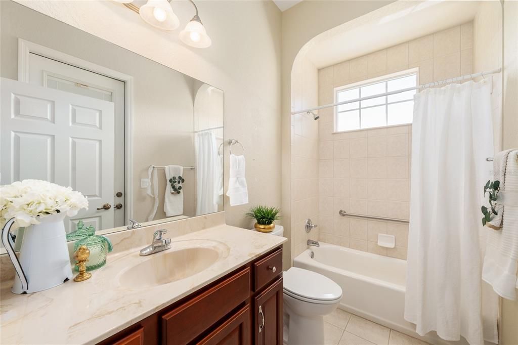 For Sale: $459,000 (3 beds, 3 baths, 2043 Square Feet)
