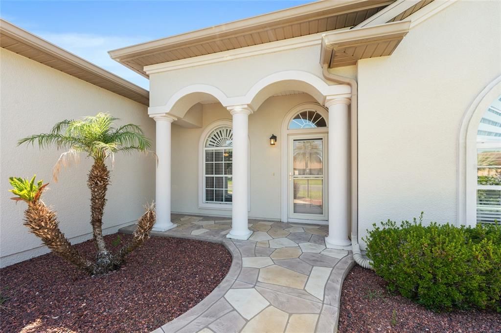 For Sale: $459,000 (3 beds, 3 baths, 2043 Square Feet)