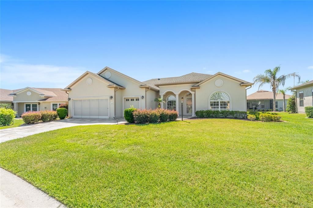 For Sale: $459,000 (3 beds, 3 baths, 2043 Square Feet)
