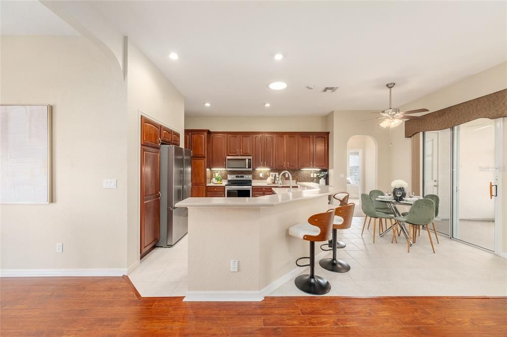 For Sale: $459,000 (3 beds, 3 baths, 2043 Square Feet)