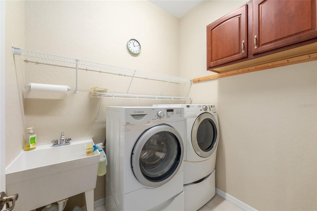 For Sale: $459,000 (3 beds, 3 baths, 2043 Square Feet)