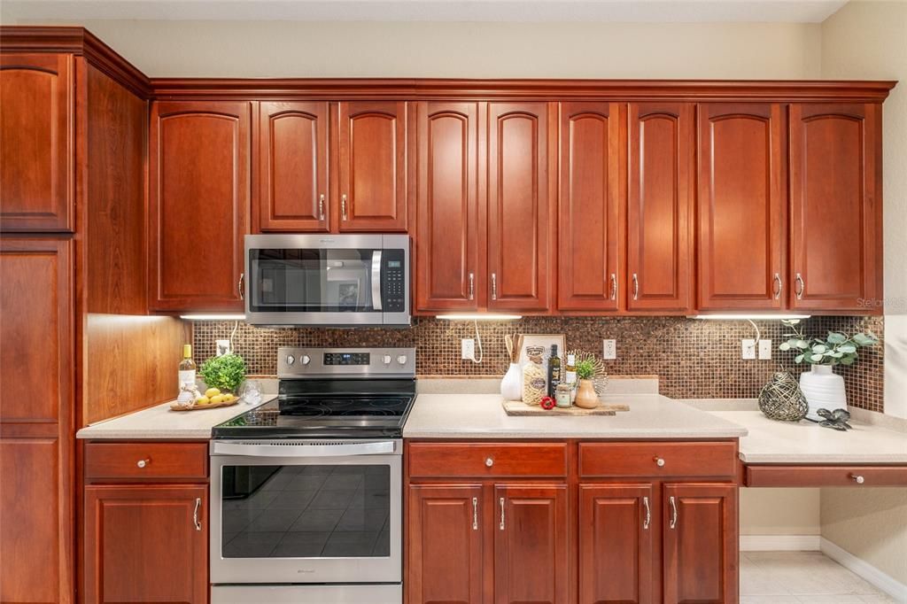 For Sale: $459,000 (3 beds, 3 baths, 2043 Square Feet)