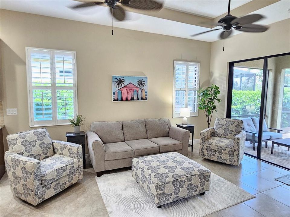 For Rent: $5,800 (3 beds, 2 baths, 1584 Square Feet)