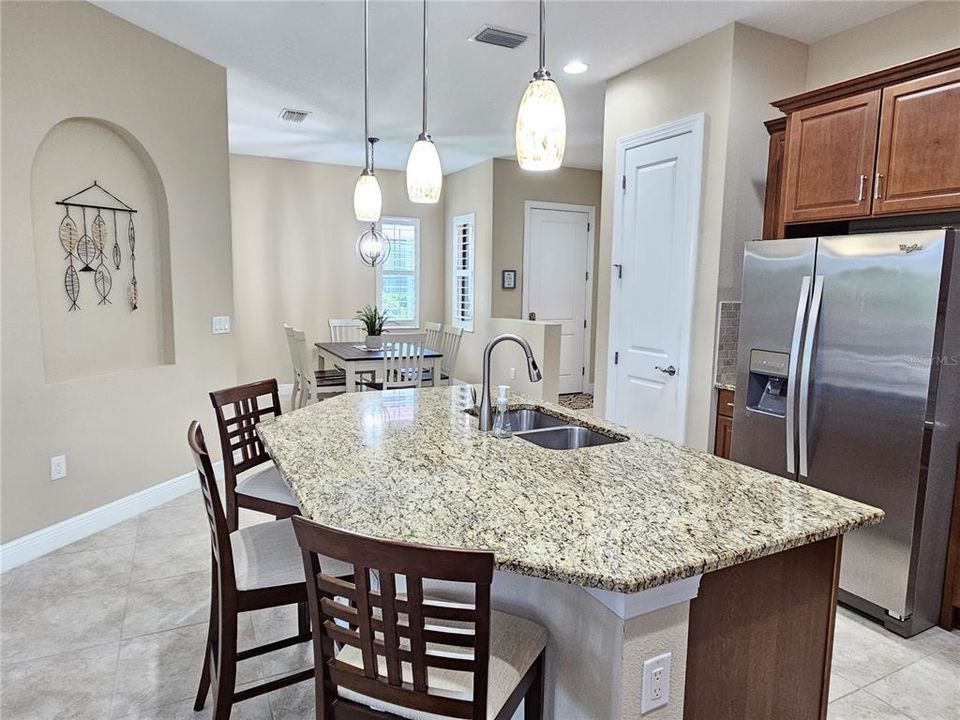 For Rent: $5,800 (3 beds, 2 baths, 1584 Square Feet)