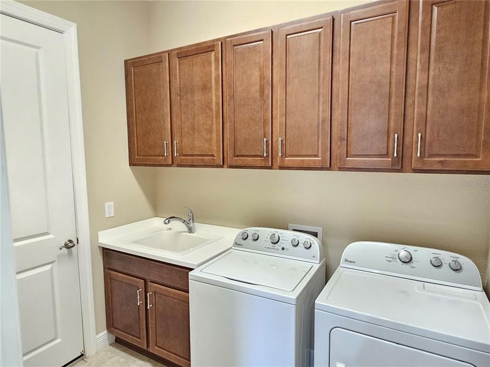 For Rent: $5,800 (3 beds, 2 baths, 1584 Square Feet)