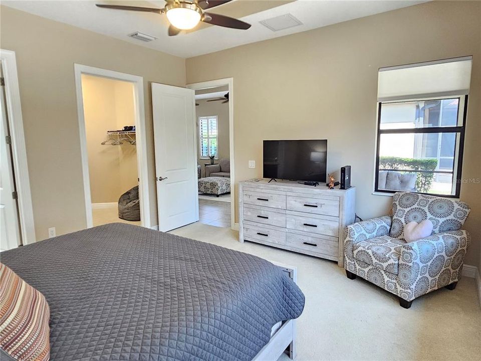 For Rent: $5,800 (3 beds, 2 baths, 1584 Square Feet)