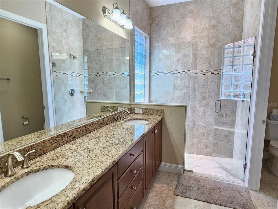 For Rent: $5,800 (3 beds, 2 baths, 1584 Square Feet)
