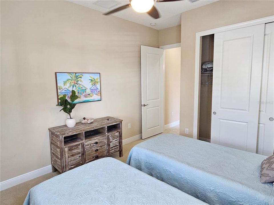 For Rent: $5,800 (3 beds, 2 baths, 1584 Square Feet)