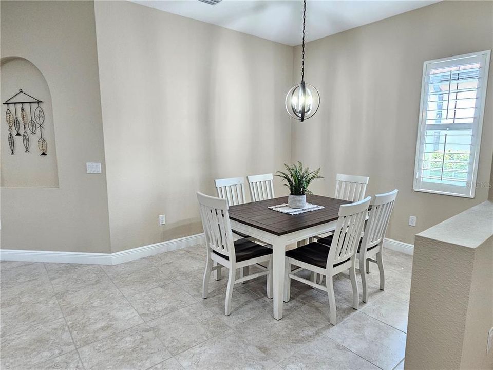 For Rent: $5,800 (3 beds, 2 baths, 1584 Square Feet)