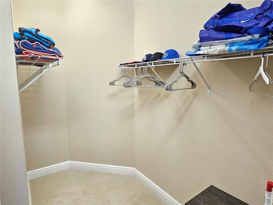 For Rent: $5,800 (3 beds, 2 baths, 1584 Square Feet)