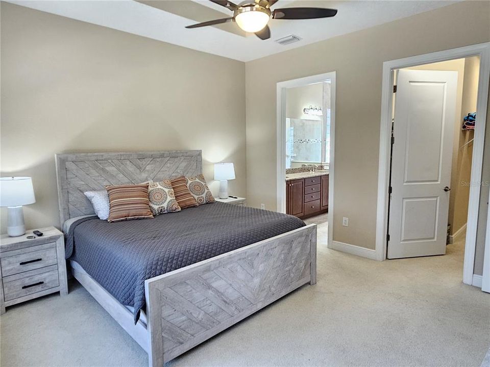 For Rent: $5,800 (3 beds, 2 baths, 1584 Square Feet)