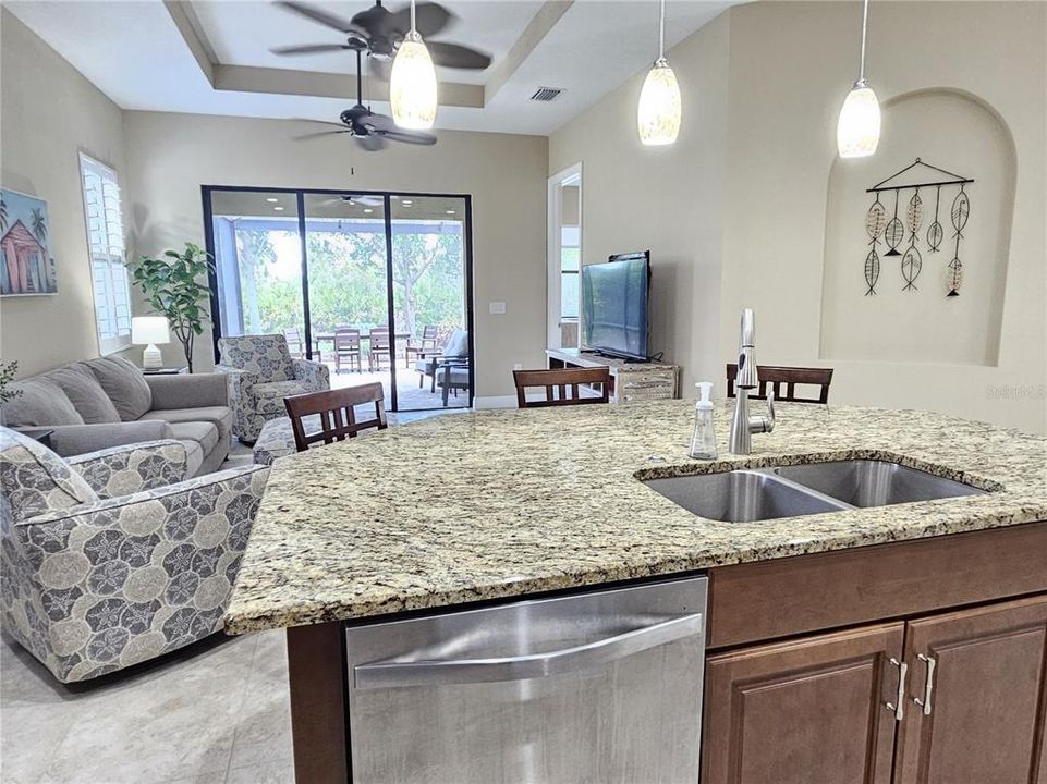 For Rent: $5,800 (3 beds, 2 baths, 1584 Square Feet)
