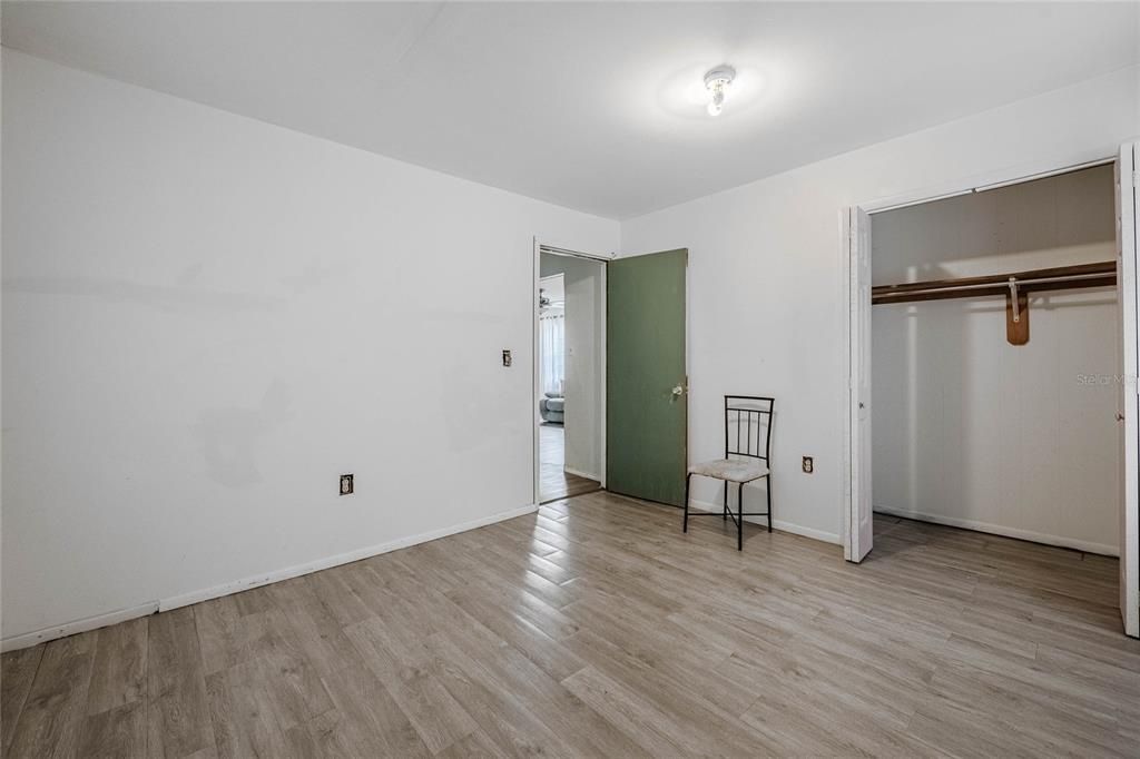 На продажу: $159,000 (2 спален, 1 ванн, 768 Квадратных фут)