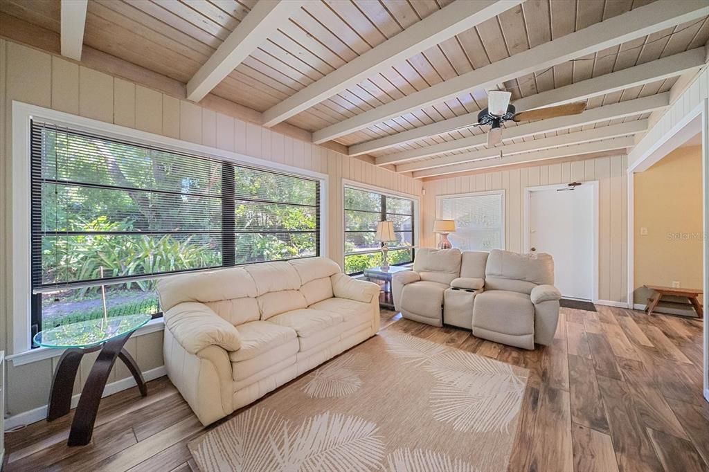 For Sale: $829,000 (3 beds, 2 baths, 1780 Square Feet)
