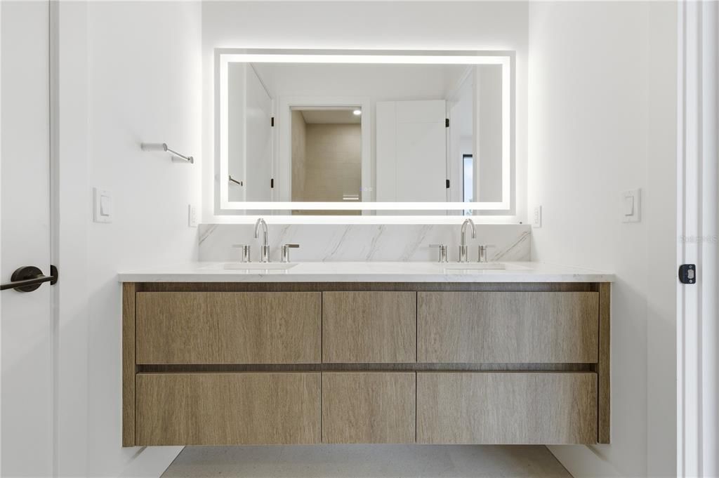 待售: $2,695,000 (5 贝兹, 4 浴室, 3500 平方英尺)