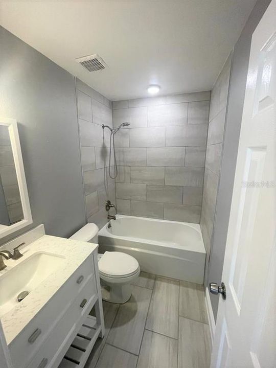 For Rent: $1,850 (2 beds, 1 baths, 840 Square Feet)