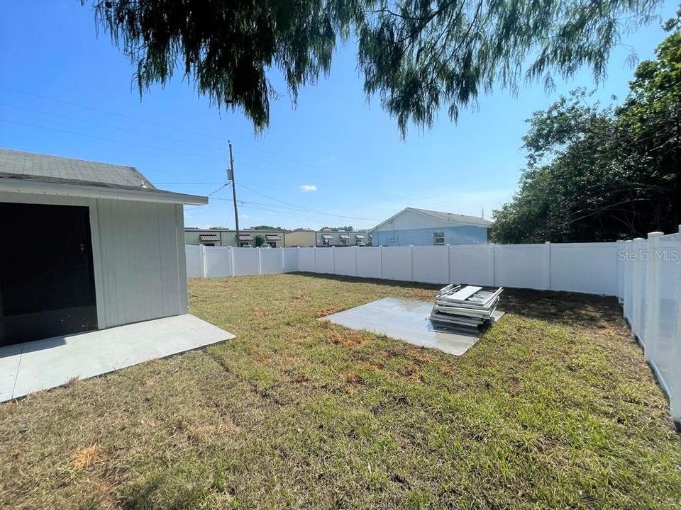 For Rent: $1,850 (2 beds, 1 baths, 840 Square Feet)