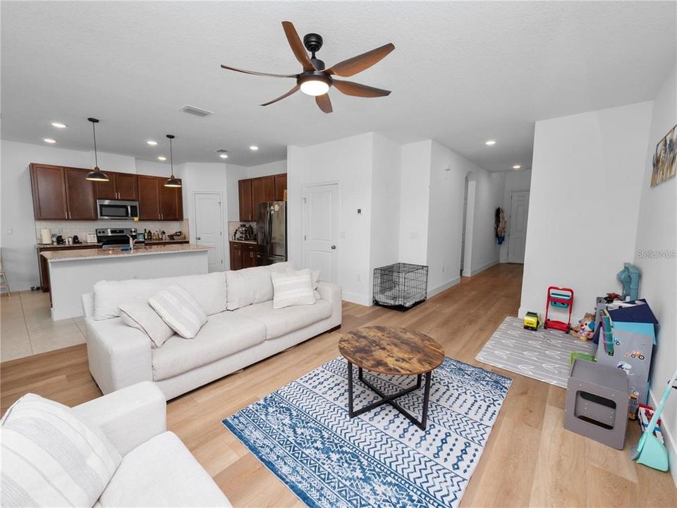 For Rent: $2,495 (4 beds, 3 baths, 2553 Square Feet)