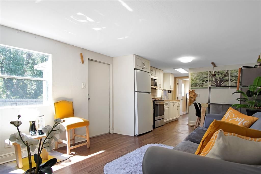 For Rent: $995 (2 beds, 1 baths, 576 Square Feet)