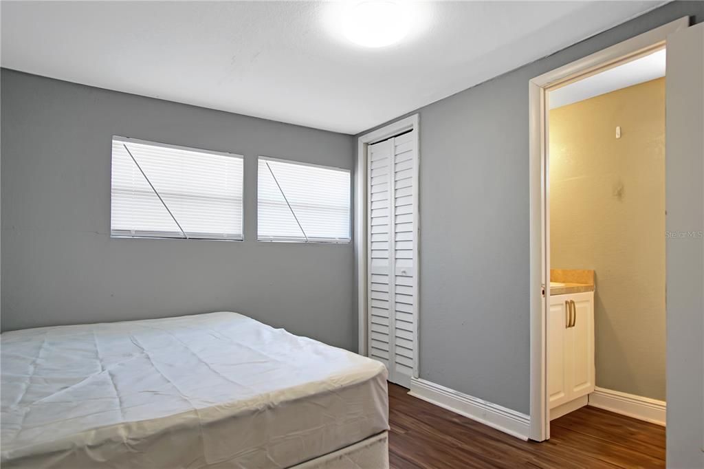 For Rent: $995 (2 beds, 1 baths, 576 Square Feet)