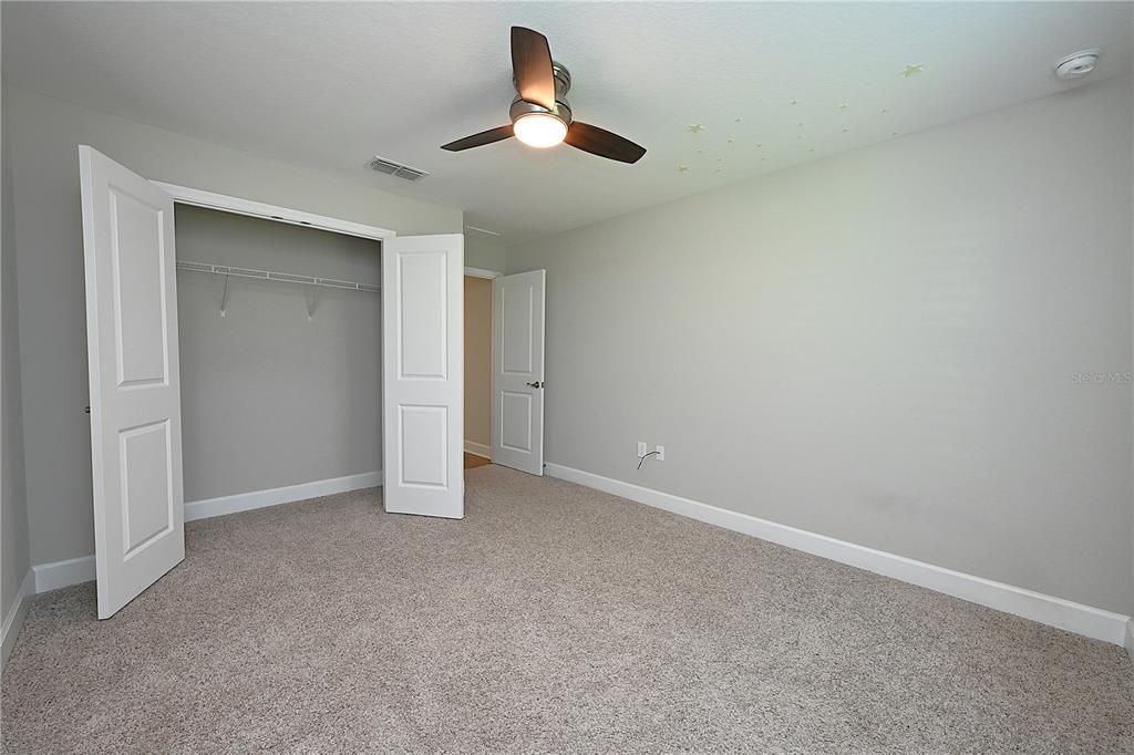 For Rent: $2,560 (4 beds, 2 baths, 1918 Square Feet)