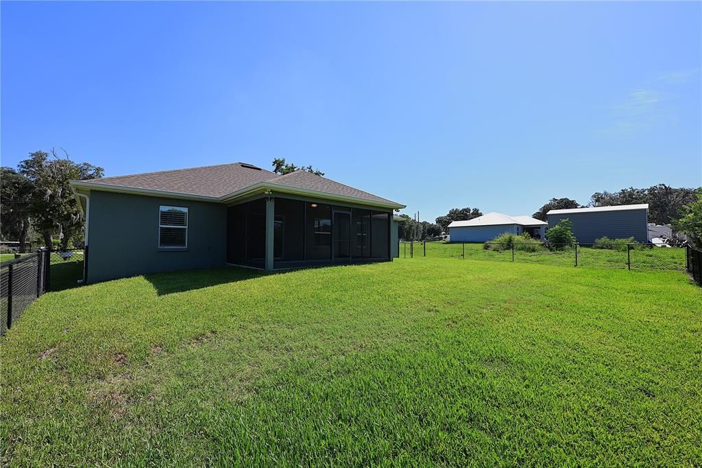 For Rent: $2,560 (4 beds, 2 baths, 1918 Square Feet)