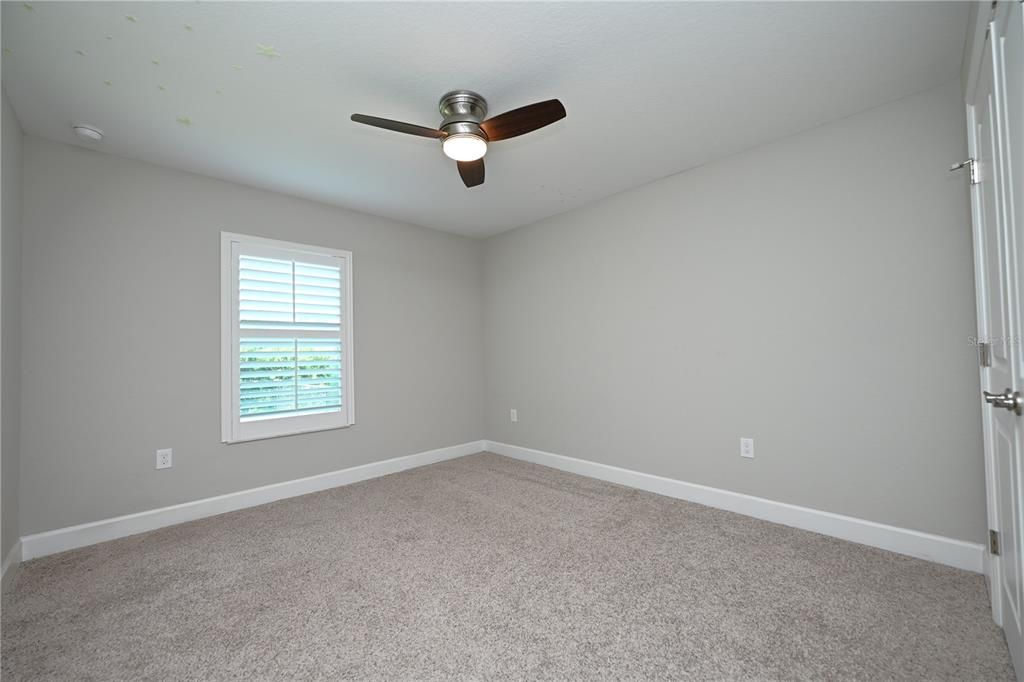 For Rent: $2,560 (4 beds, 2 baths, 1918 Square Feet)