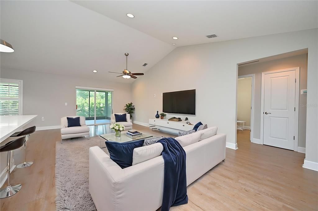 For Rent: $2,560 (4 beds, 2 baths, 1918 Square Feet)