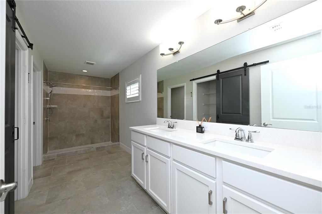 For Rent: $2,560 (4 beds, 2 baths, 1918 Square Feet)