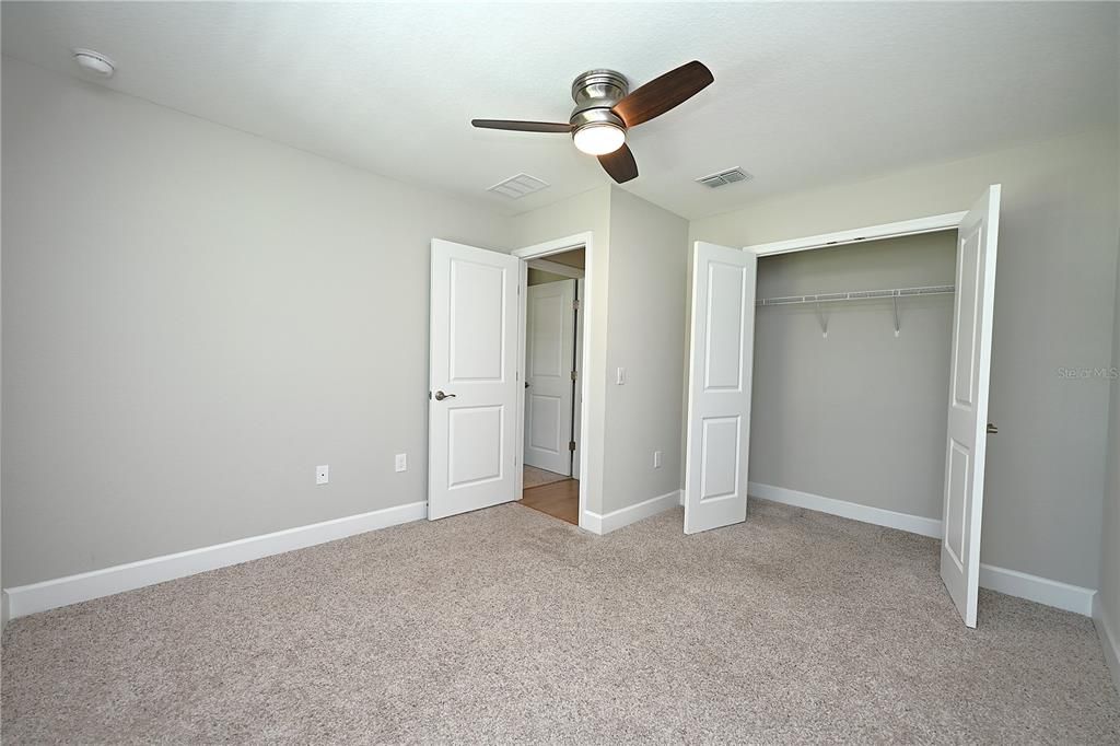 For Rent: $2,560 (4 beds, 2 baths, 1918 Square Feet)