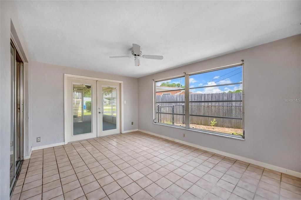 : $324,900 (2 спален, 1 ванн, 1164 Квадратных фут)