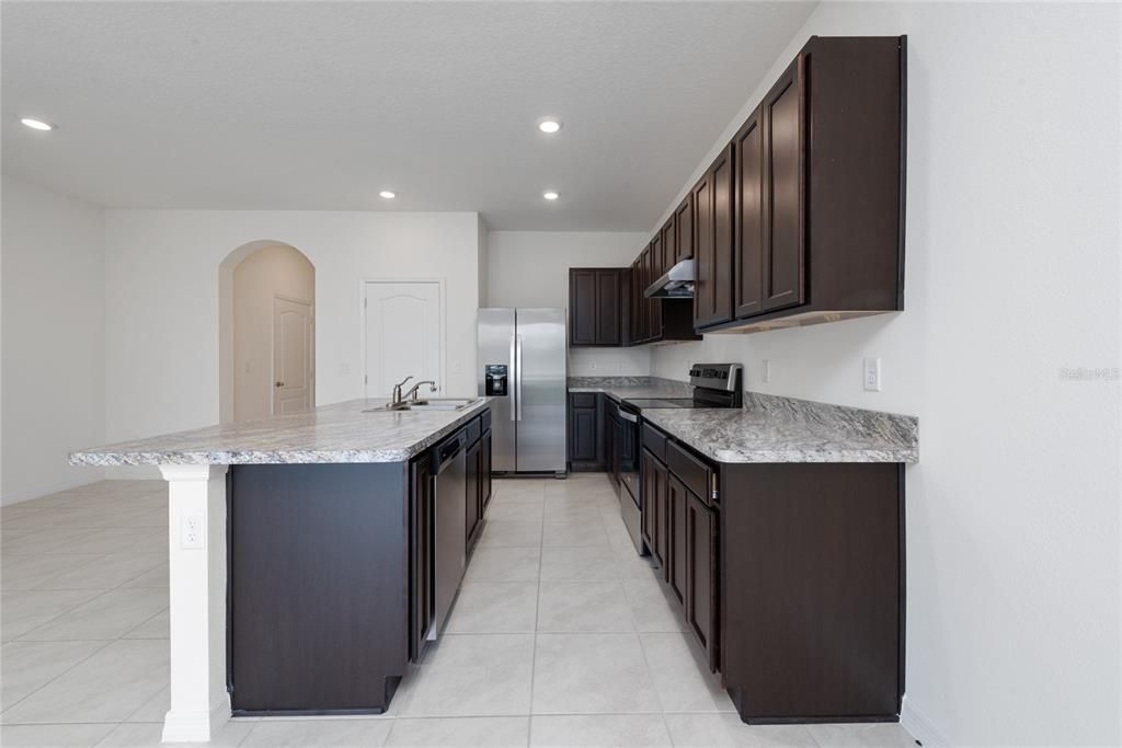 For Rent: $1,890 (3 beds, 2 baths, 1673 Square Feet)