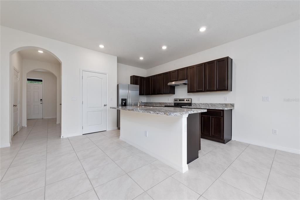 For Rent: $1,890 (3 beds, 2 baths, 1673 Square Feet)