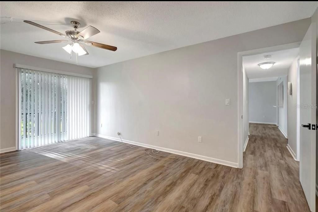For Sale: $129,000 (2 beds, 2 baths, 1044 Square Feet)