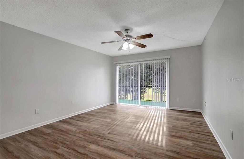 For Sale: $129,000 (2 beds, 2 baths, 1044 Square Feet)