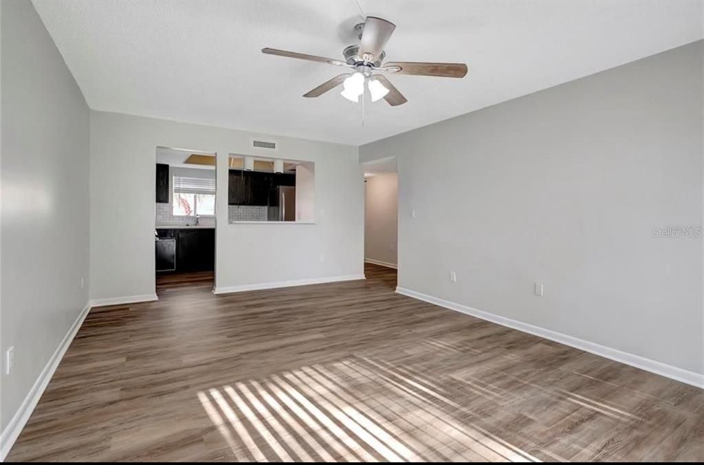 For Sale: $129,000 (2 beds, 2 baths, 1044 Square Feet)