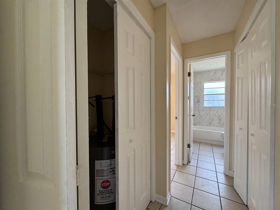 For Rent: $1,300 (2 beds, 1 baths, 785 Square Feet)