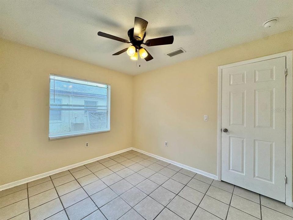 For Rent: $1,300 (2 beds, 1 baths, 785 Square Feet)