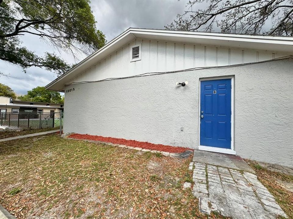 For Rent: $1,300 (2 beds, 1 baths, 785 Square Feet)