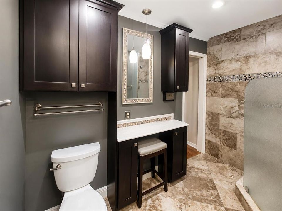 For Sale: $169,900 (2 beds, 2 baths, 1288 Square Feet)