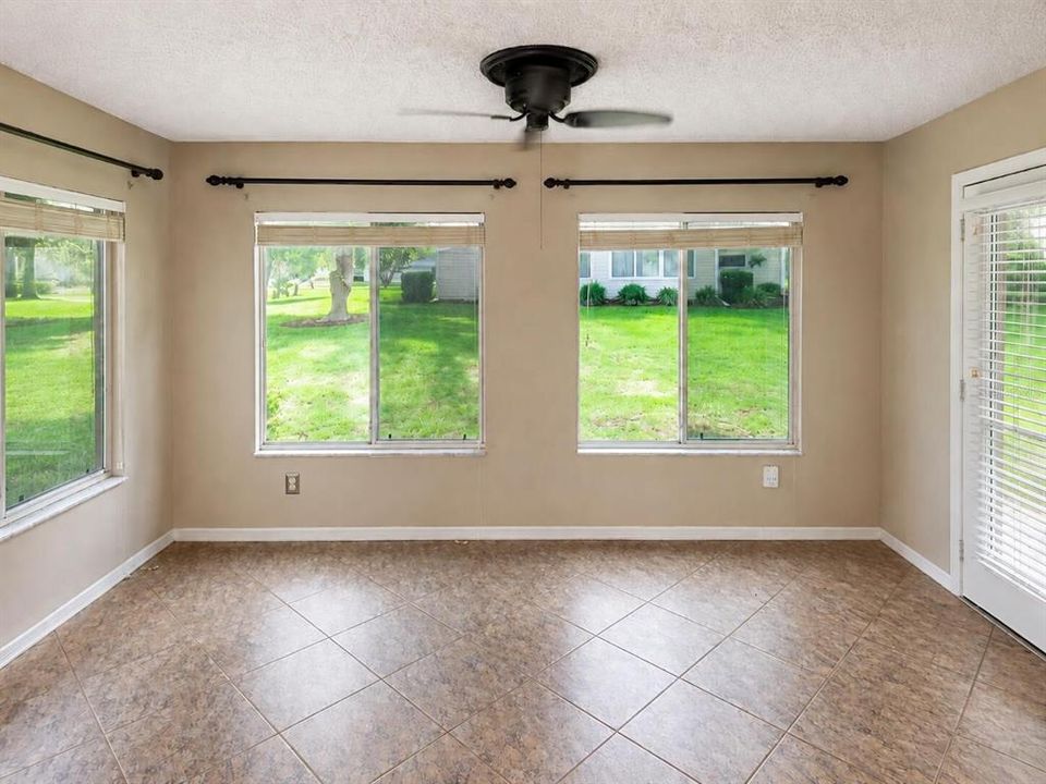 For Sale: $169,900 (2 beds, 2 baths, 1288 Square Feet)