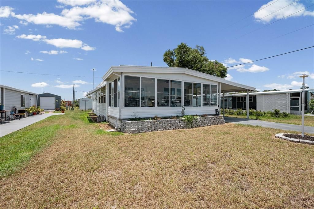 For Sale: $139,900 (2 beds, 2 baths, 960 Square Feet)